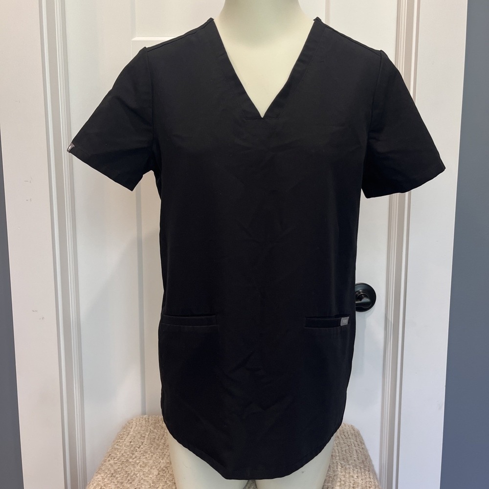 Figs Technical Collection Scrub Top Women's Sz Small Black Casma Three Pocket